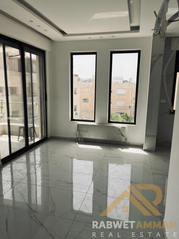 شقه سكنيه في الصويفيه للبيع