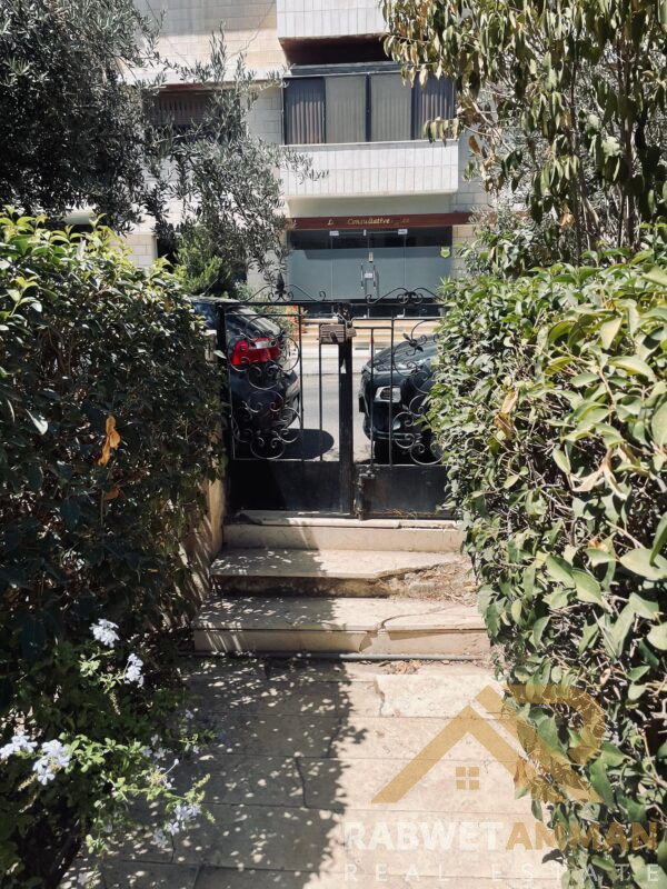 فيلا سكنيه للبيع في أم أذينه